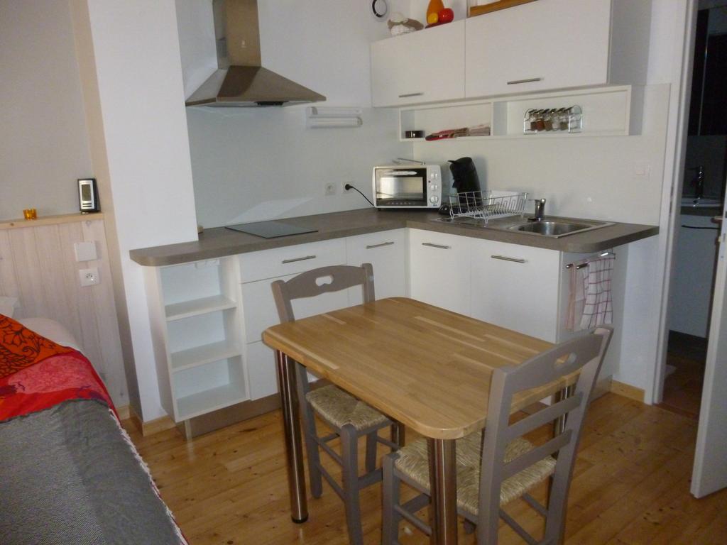Aux Blanches Pierres Apartment Fumel Exterior photo